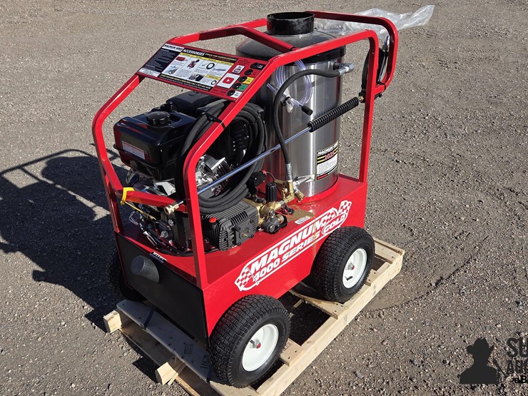 2025-magnum-4000-series-hot-water-pressure-washer-image-1