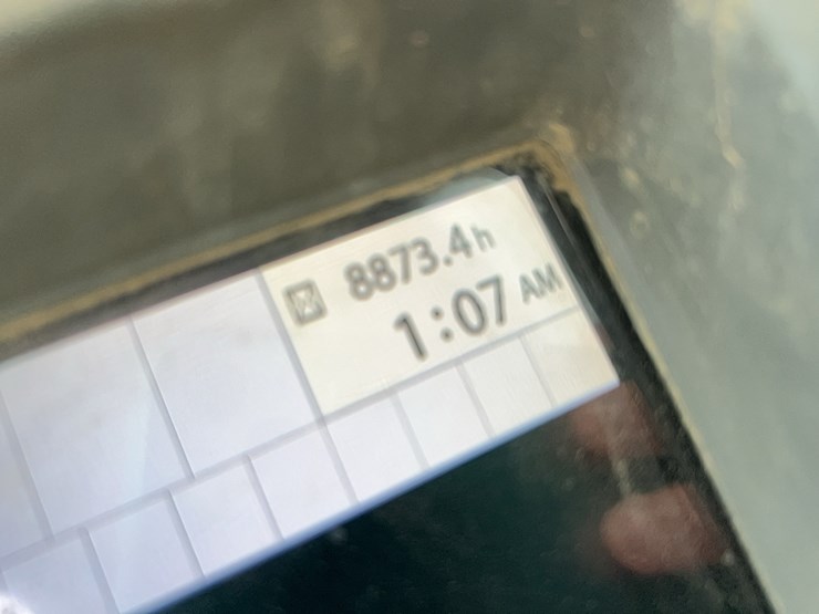 2016-deere-210g-image-13