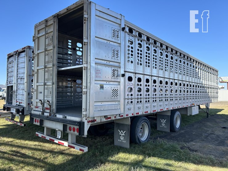 2019-wilson-livestock-trailer-image-5