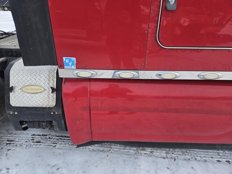 2017-peterbilt-579-image-24