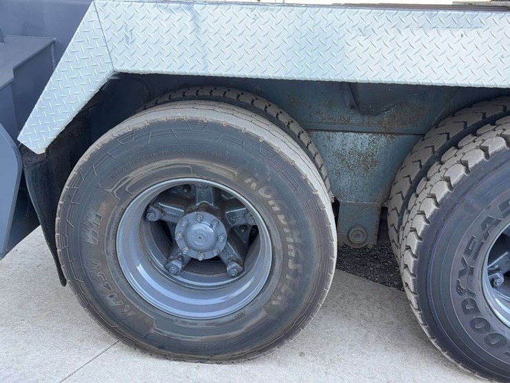 1993-grove-tms700b-image-17