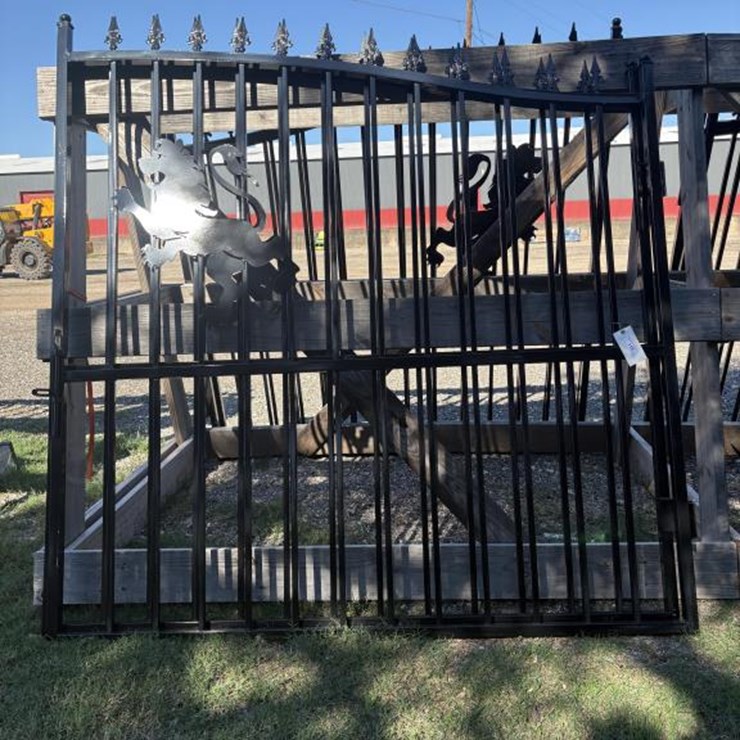 #115 • Pair of Lion Iron Gates