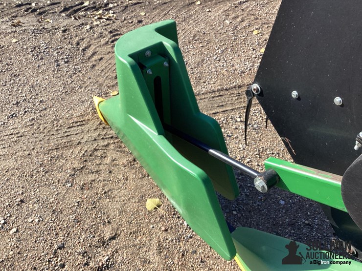 2014-john-deere-635f-image-13