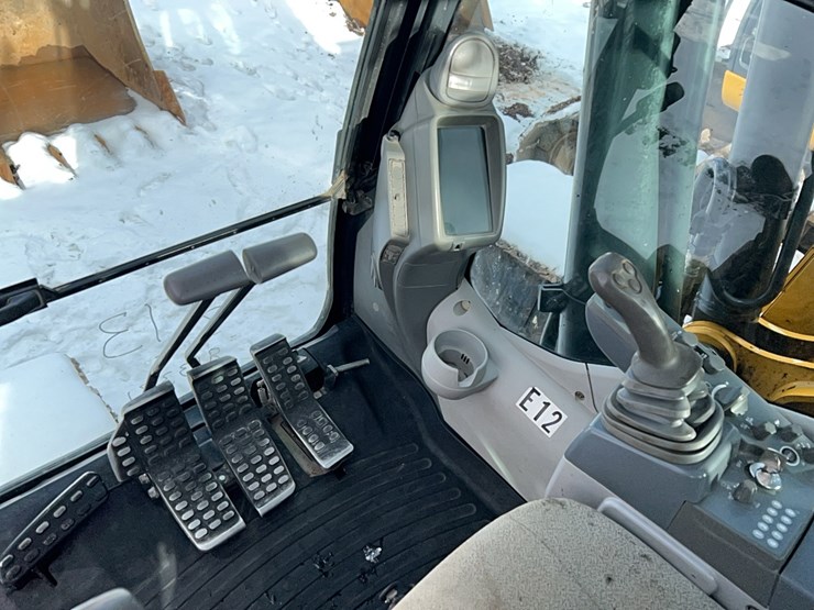 2019-deere-350g-lc-image-12