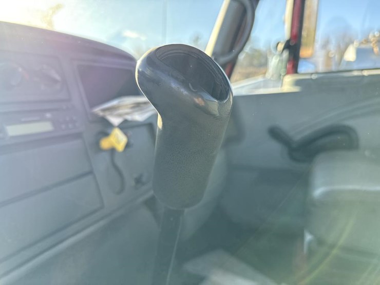 2005-international-durastar-4300-image-71