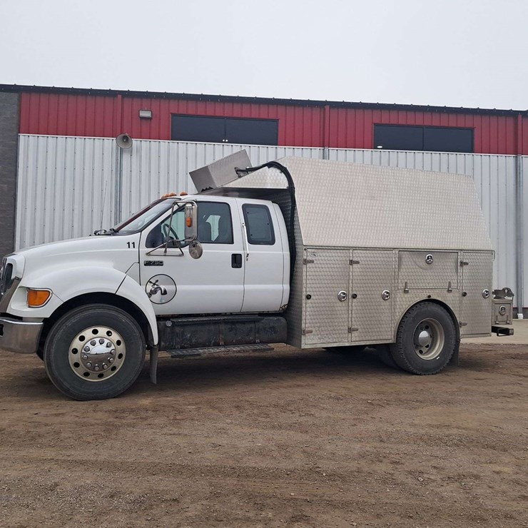 2009 FORD F750