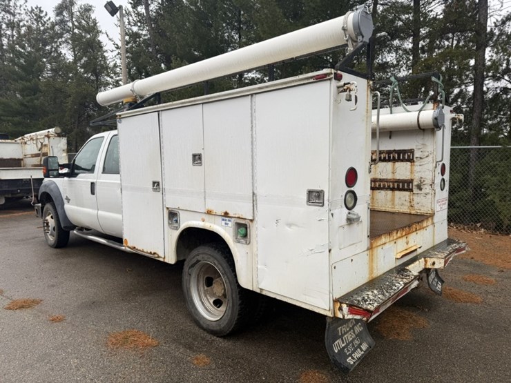 2011-ford-f550-image-4