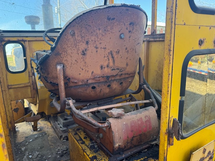 minneapolis-moline-g1000-image-17