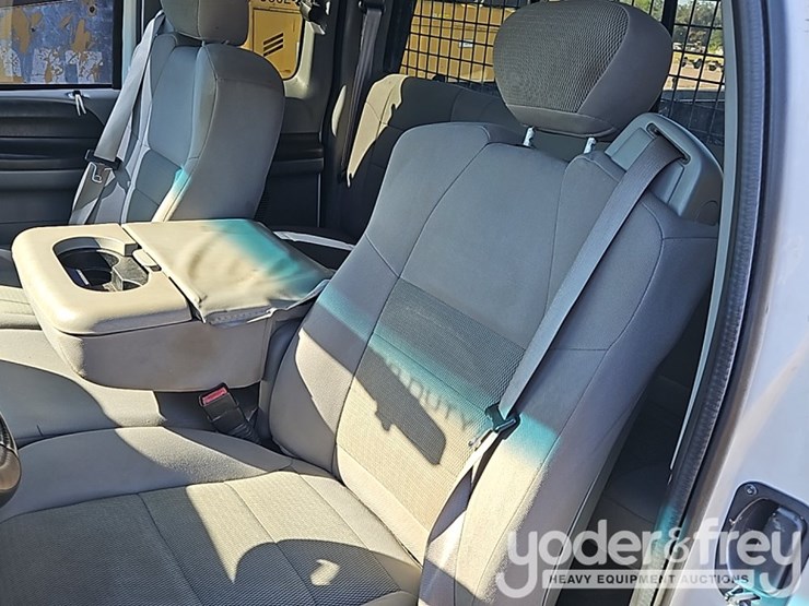 ford-f350-xlt-image-25