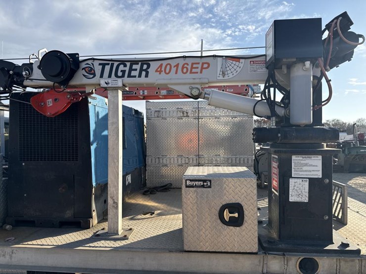 2006-ford-f550-image-27