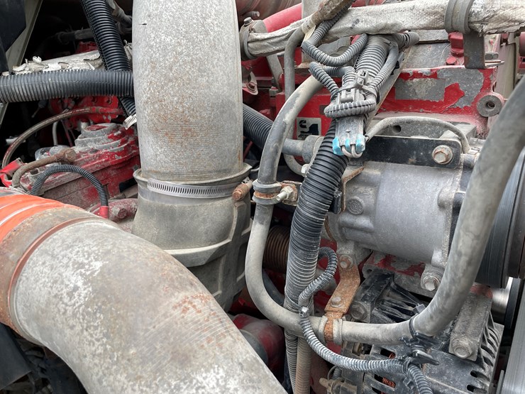 #1054-•-2015-international-tandem-axle-day-cab-semi-tractor-(has-wi-title)-image-33