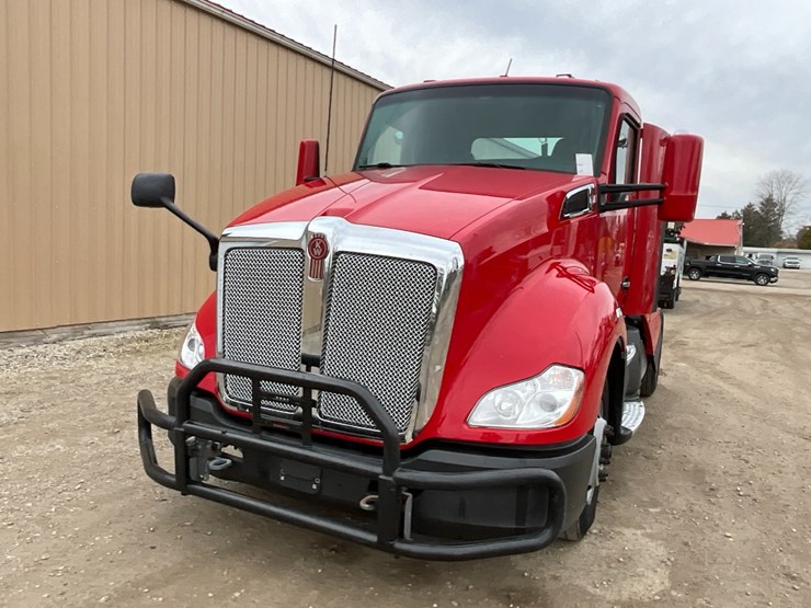 2020-kenworth-t680-image-3
