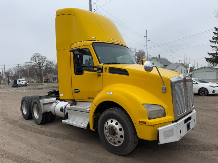 2019-kenworth-t880-image-2