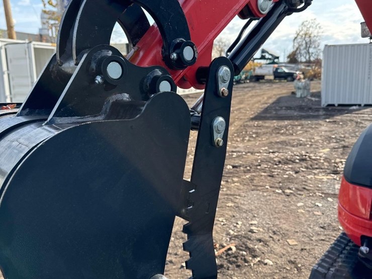 new-cfg-industry-co-mini-excavator-model-qk30r-image-2