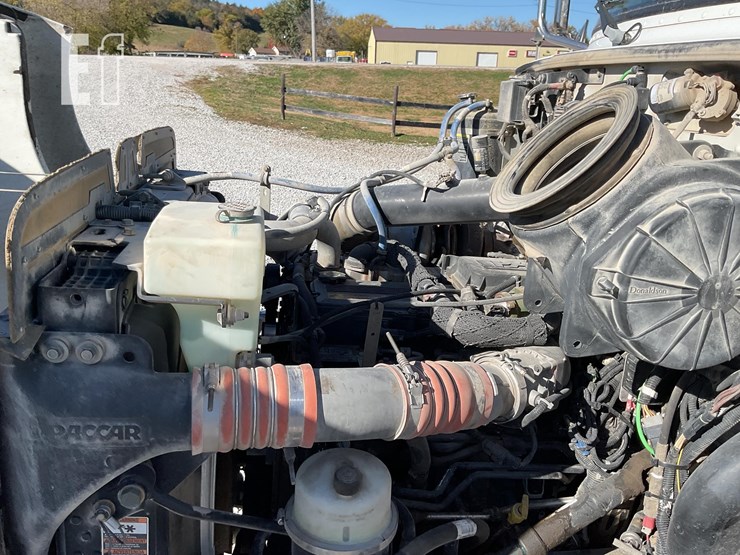 peterbilt-337-image-61