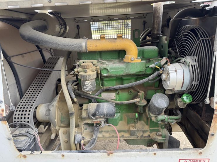 john-deere-12-image-34