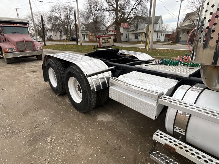 2015-western-star-4900sa-image-7