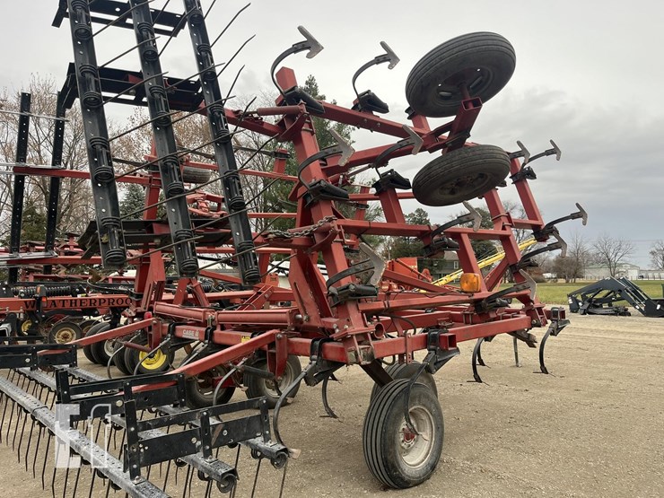 case-ih-4300-image-18