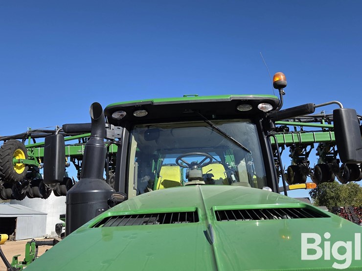 john-deere-8270r-image-12