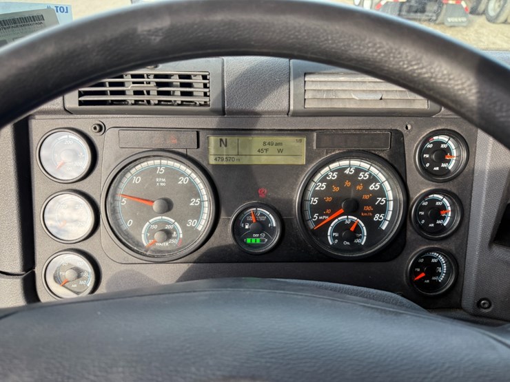 2019-freightliner-cascadia-125-image-22