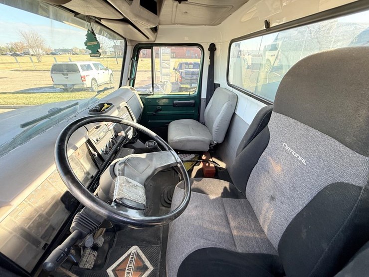 international-4700-image-44