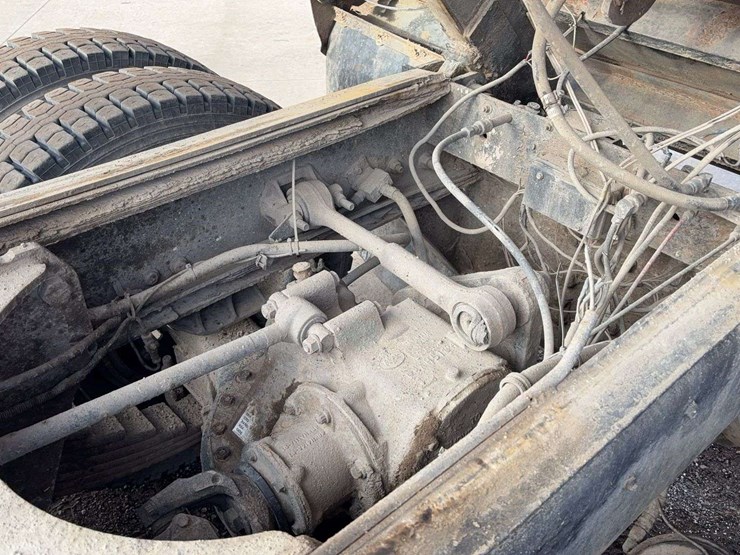 1999-mack-cl713-image-51