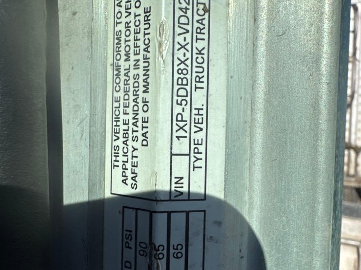 1996-peterbilt-379-image-32