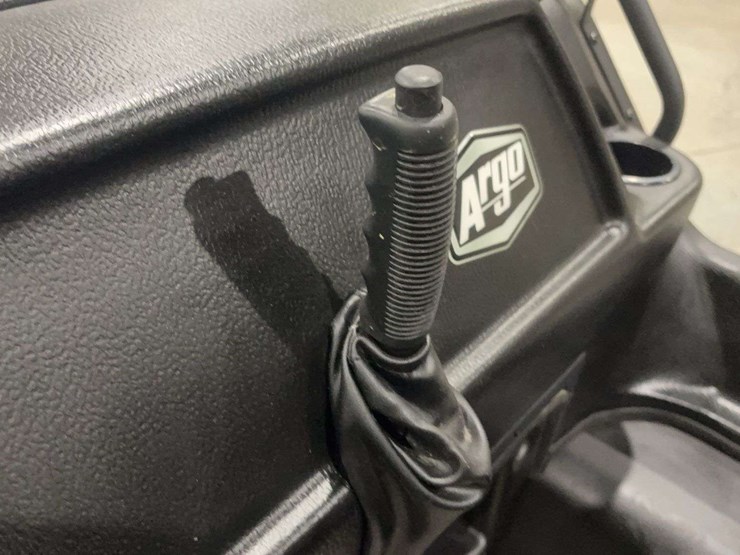 2020-argo-600-frontier-amphibious-6-wheeler-image-36