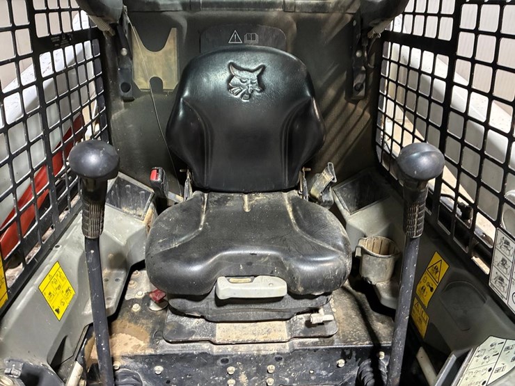 2022-bobcat-t550-image-21