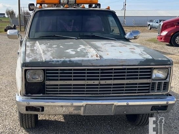 1982-chevrolet-c30-image-3