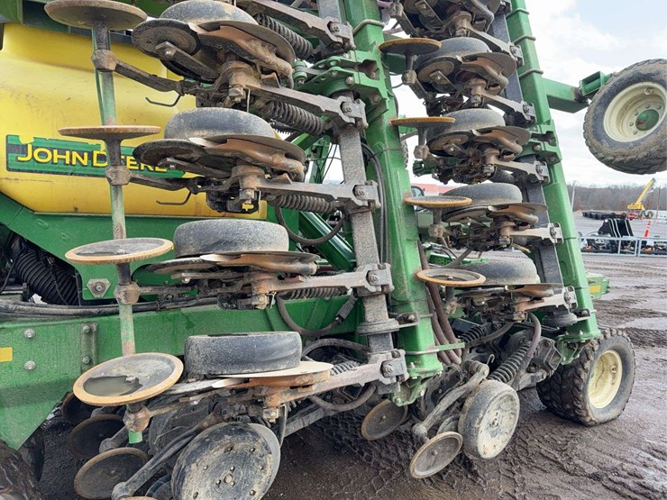 2011-john-deere-1990-image-68