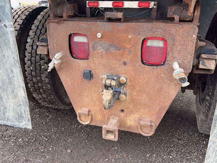 2005-sterling-l8500-image-9