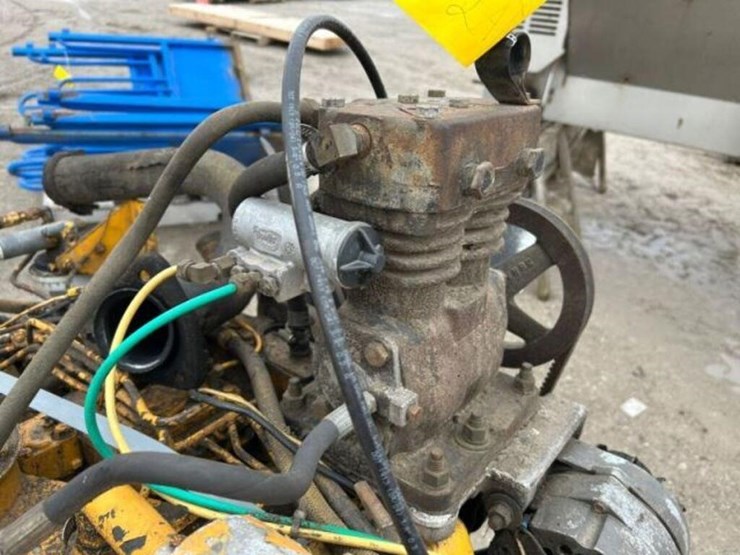 caterpillar-3208-image-5