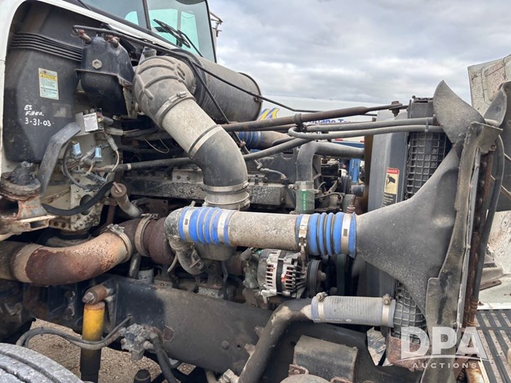 freightliner-fld112-image-31