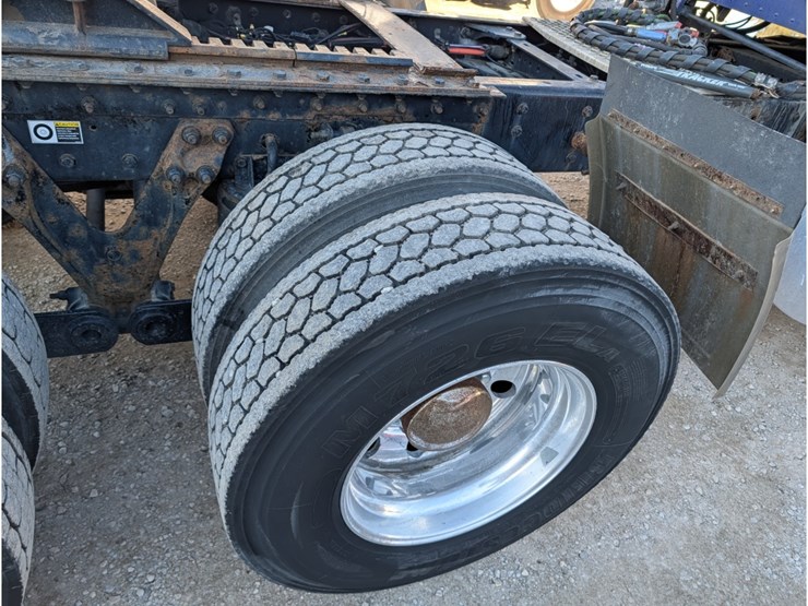 2020-kenworth-t680-image-6