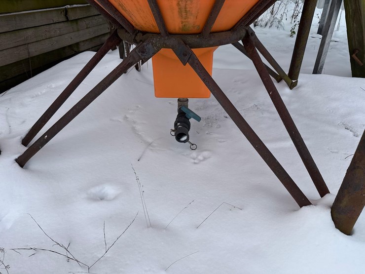 orange-cone-bottom-tank-image-4