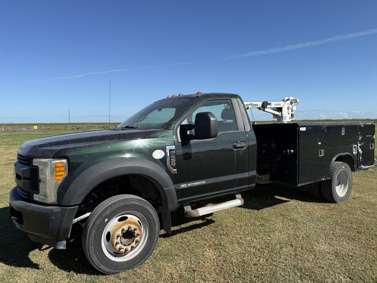 2017-ford-f350-xl-image-1