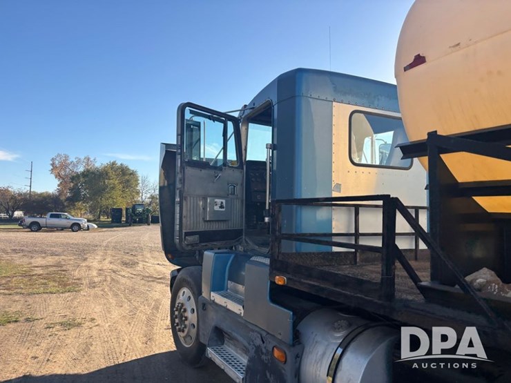 kenworth-t600-image-56