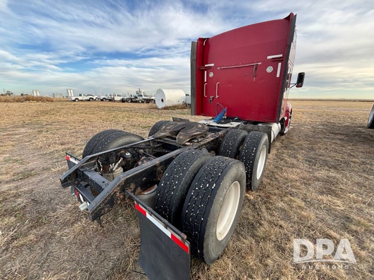 2014-kenworth-t660-image-8