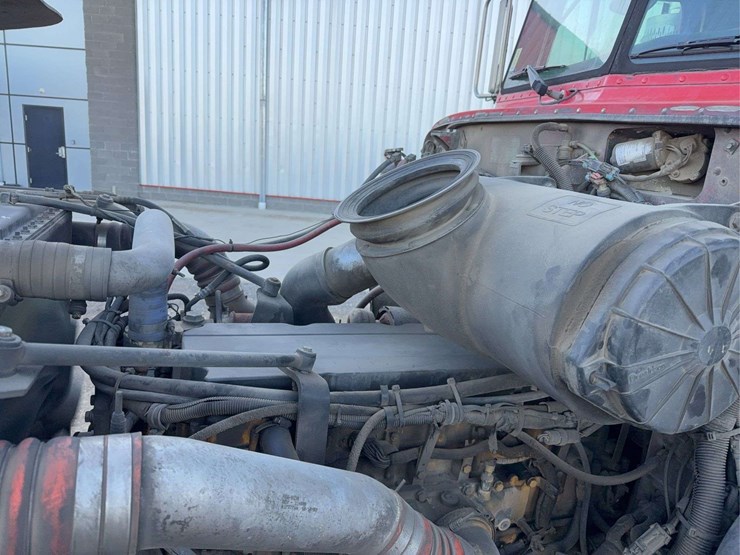 2004-peterbilt-357-image-60