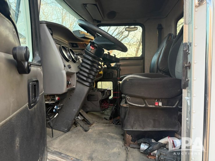 kenworth-t300-image-16