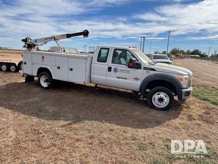 2011-ford-f550-image-6