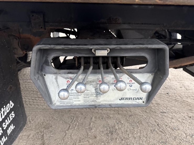 ford-f550-xlt-image-21