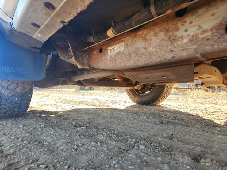 2017-chevrolet-2500-image-27