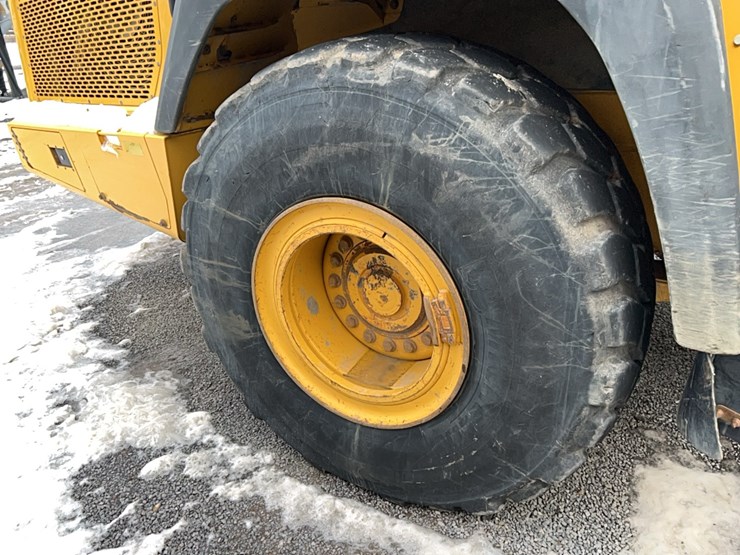 2019-deere-260e-image-16