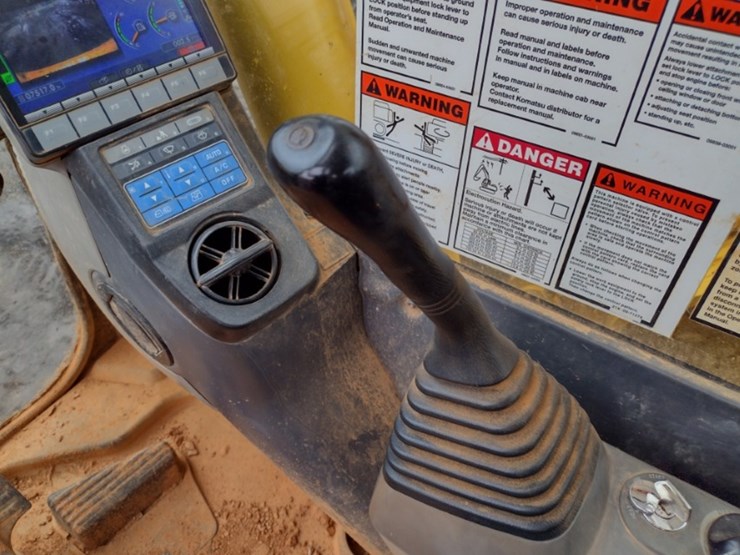 komatsu-pc240-lc-11-image-9