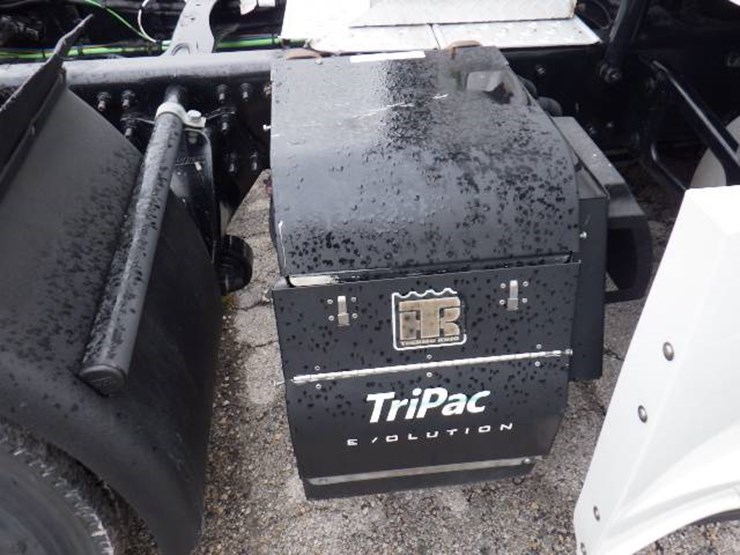 freightliner-cascadia-125-image-8