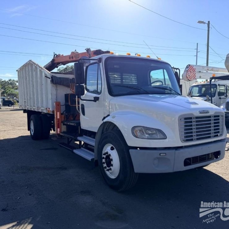 2015 FREIGHTLINER M2 106