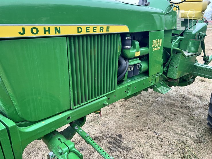john-deere-3020-image-29