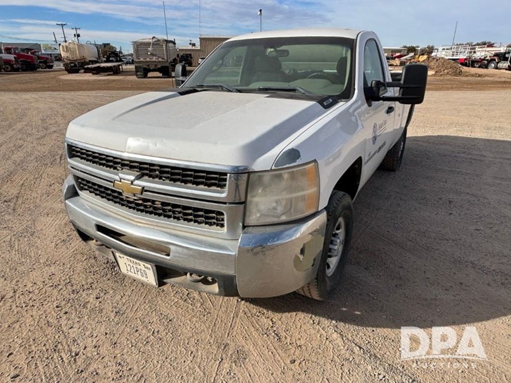 2010-chevrolet-silverado-2500hd-image-12